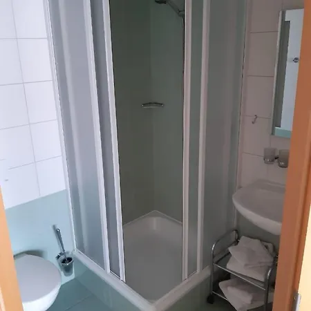 Und Zum Biber ゲストハウス Steckby